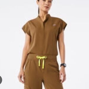 figs Rafaele scrub top size Small.